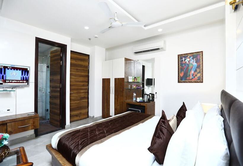 اتاق اجرایی, Amritsar Grand