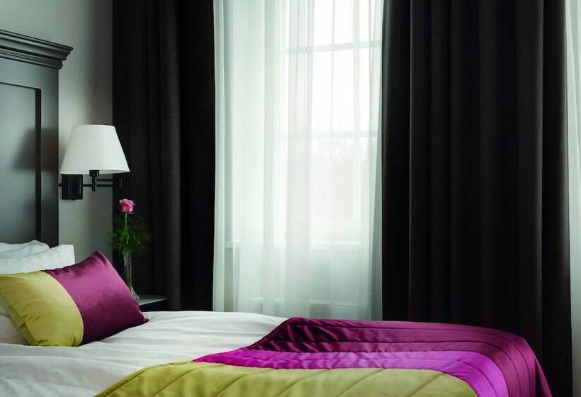 Superior Rum, Elite Stora Hotellet
