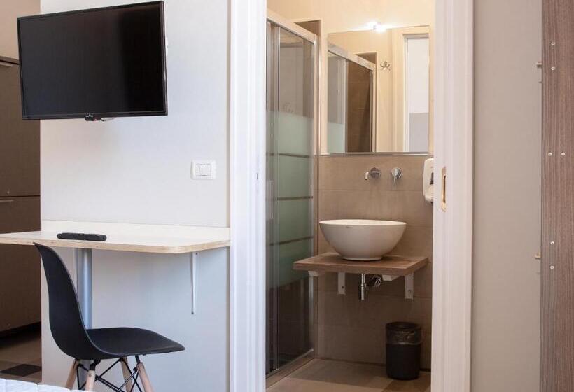 اتاق لوکس, Lobby Collective Hostel  Lecce