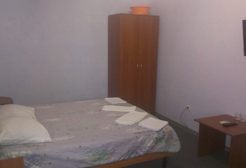 غرفة قياسية ثلاثية, Guest House Vera