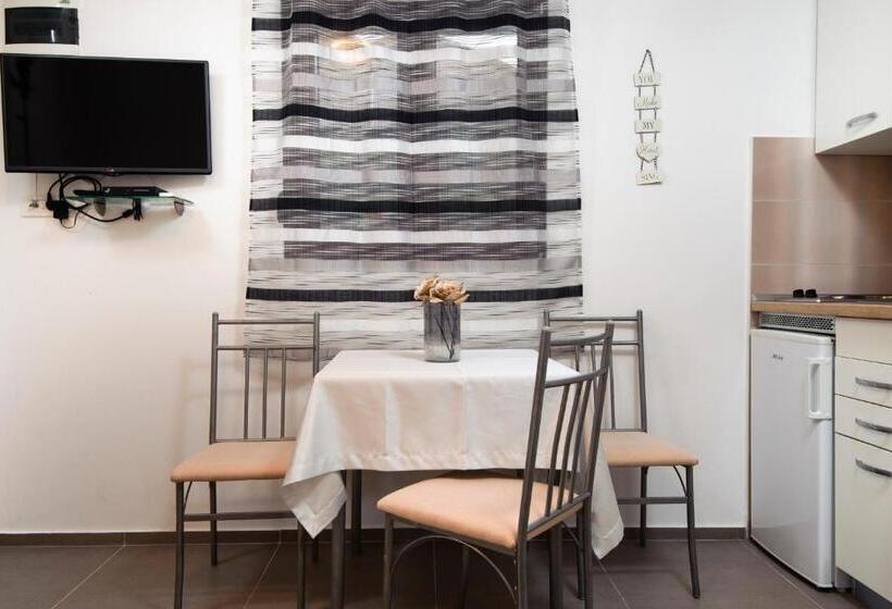 استوديو إقتصادى, La Perla Apartments
