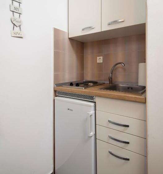 استوديو إقتصادى, La Perla Apartments