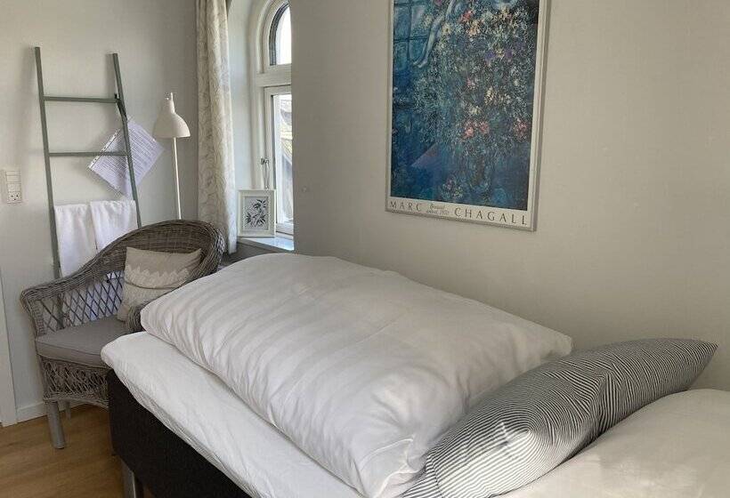 Номер Базовый Совметсный Санузел, Troense B&b By The Sea