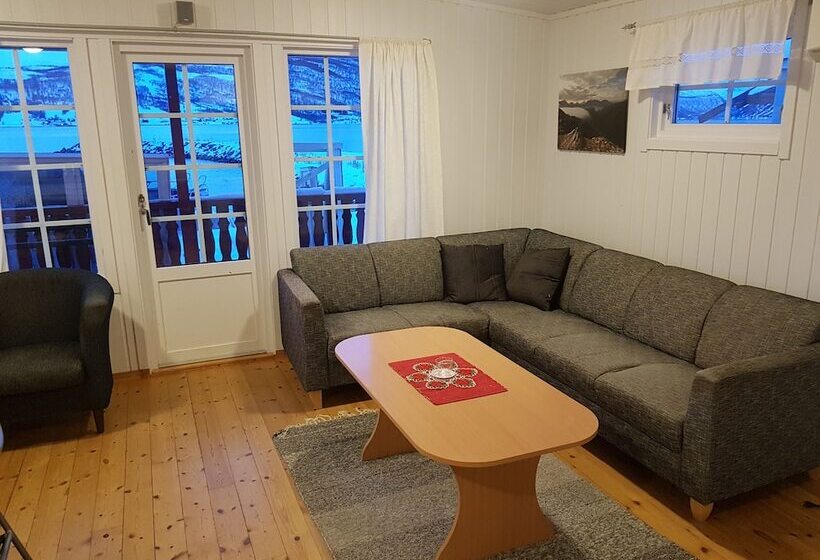 小室, Aa Gård