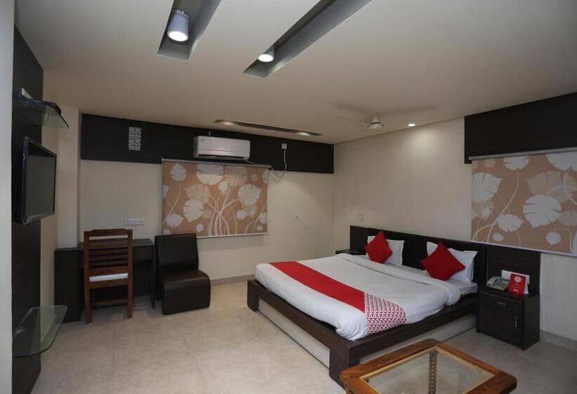 Номер Стандарт, Crown Plaza By Oyo Rooms