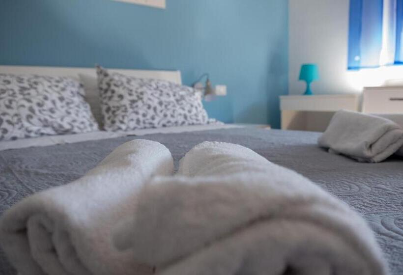 اتاق استاندارد چهار تخته, My Room In Trani