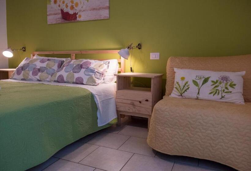 اتاق استاندارد سه نفره, My Room In Trani