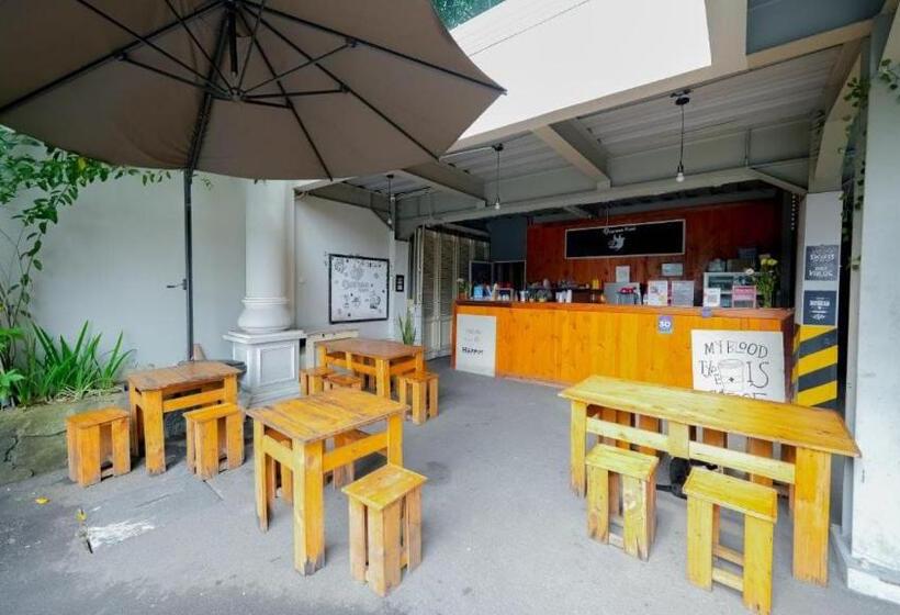 سوییت, Urbanview Darmo Residence Bandung