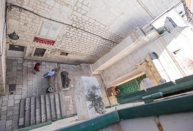 اتاق استاندارد, Rooms Base