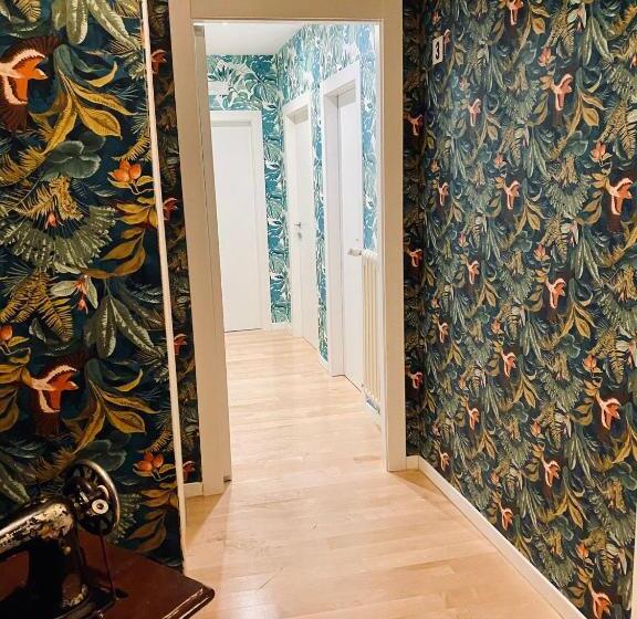 Семейный Номер Вид на Сад, B&b 1951