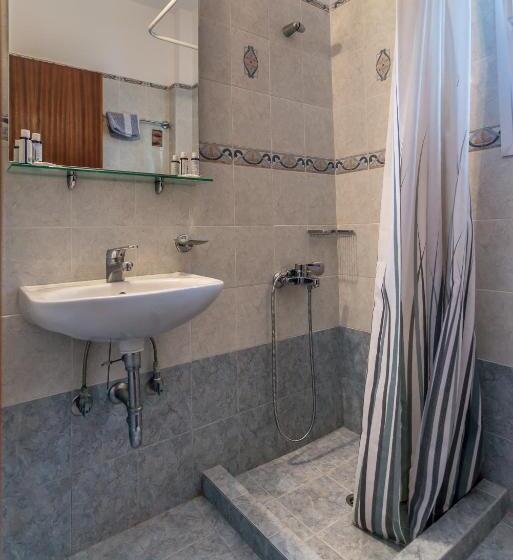 اتاق استاندارد, Olive Studios
