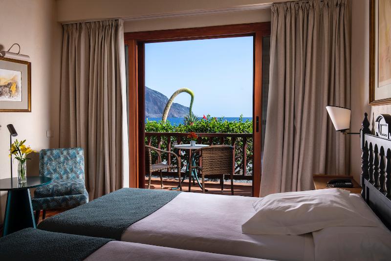 اتاق لوکس با چشمانداز استخر, Santorini Beach Resort