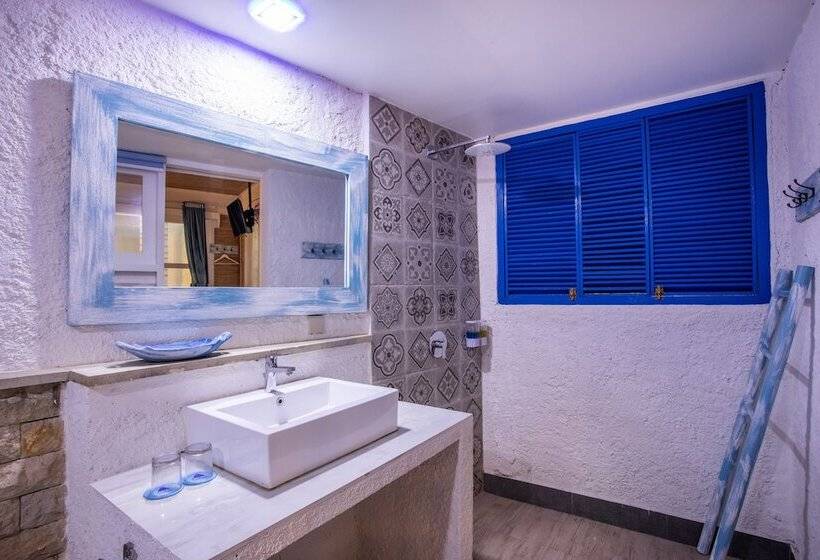 اتاق لوکس با چشمانداز استخر, Santorini Beach Resort