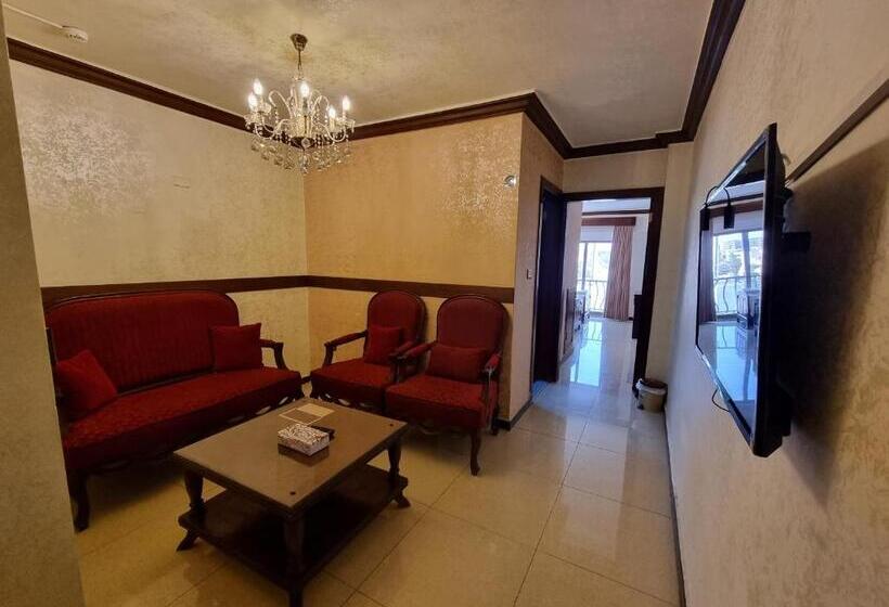 اتاق استاندارد سه نفره, Nahas Plaza