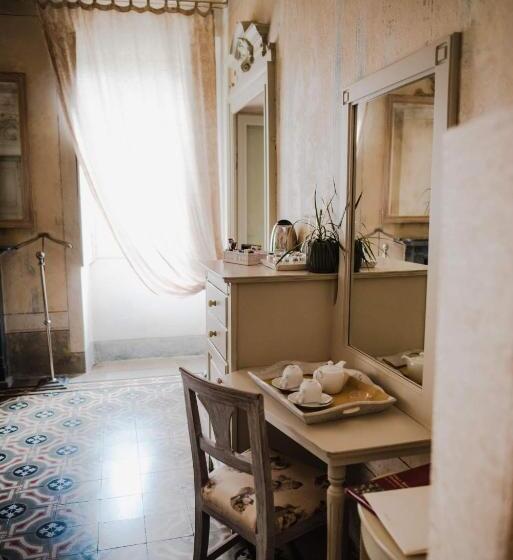 Suite with lake view, Regina Teodolinda Suites