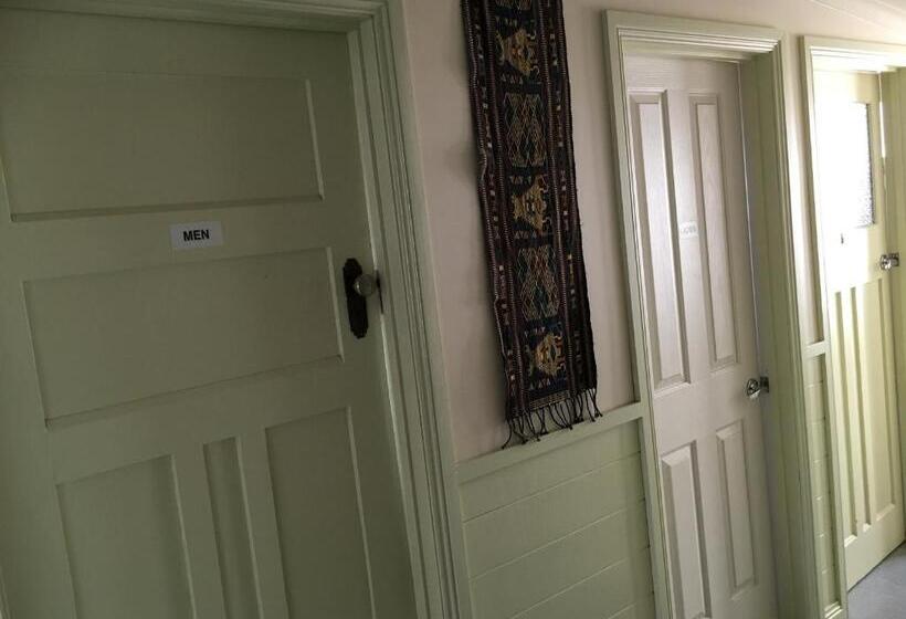 اتاق استاندارد با سرویس بهداشتی مشترک, Port Campbell Guesthouse & Flash Packers
