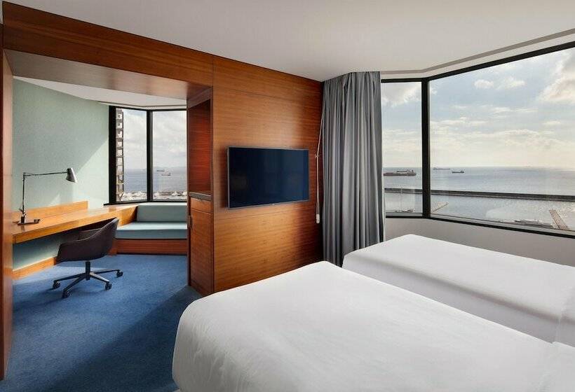 Номер Superior Вид на Море, Sheraton Istanbul Ataköy