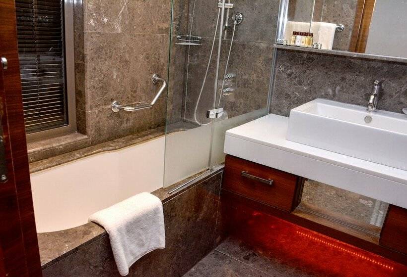 Номер Superior Вид на Море, Sheraton Istanbul Ataköy