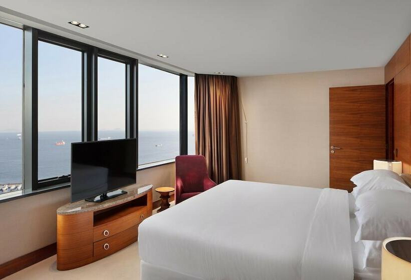 Habitación Premium Vista al Mar., Sheraton Istanbul Ataköy