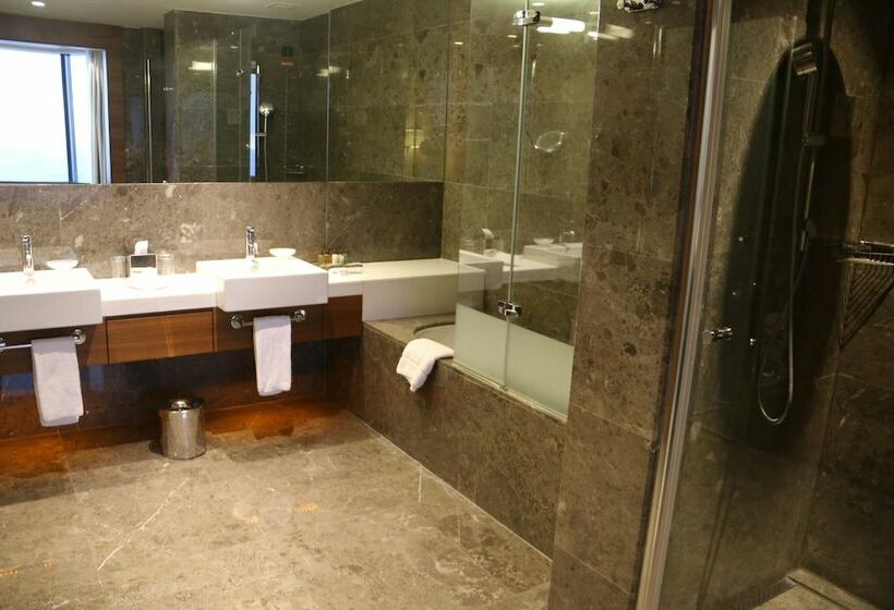 Habitación Premium Vista al Mar., Sheraton Istanbul Ataköy