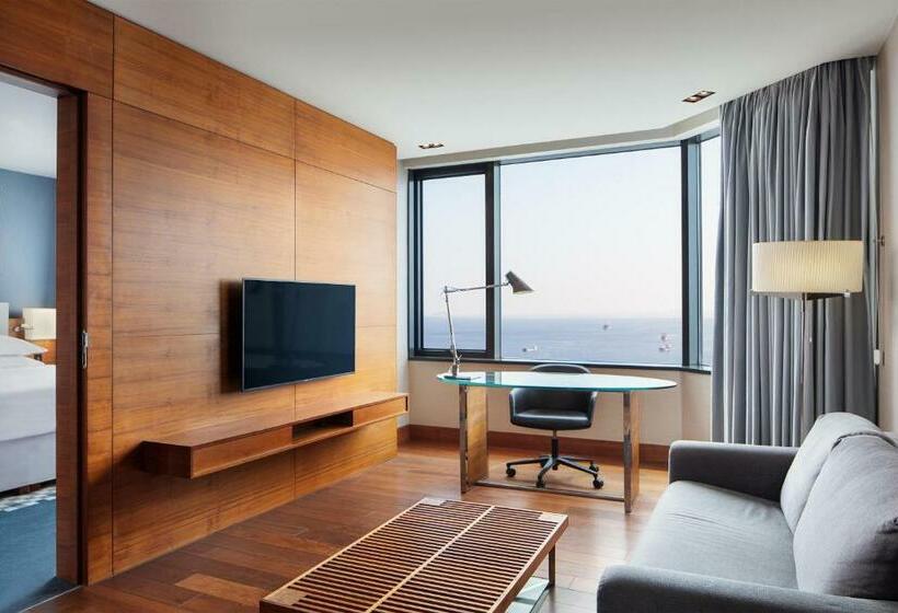 Клубный люкс с видом на море, Sheraton Istanbul Ataköy