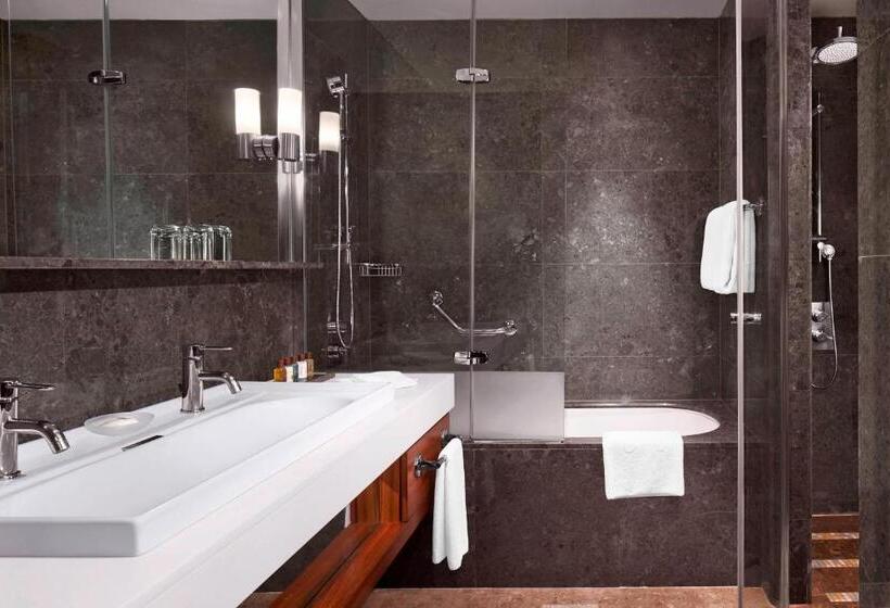 Номер Клуб Вид на Море, Sheraton Istanbul Ataköy