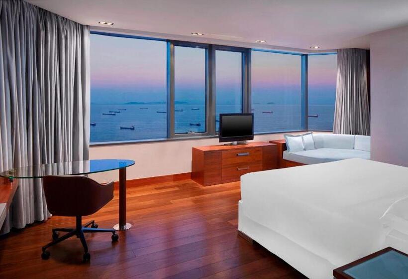 Номер Клуб Вид на Море, Sheraton Istanbul Ataköy