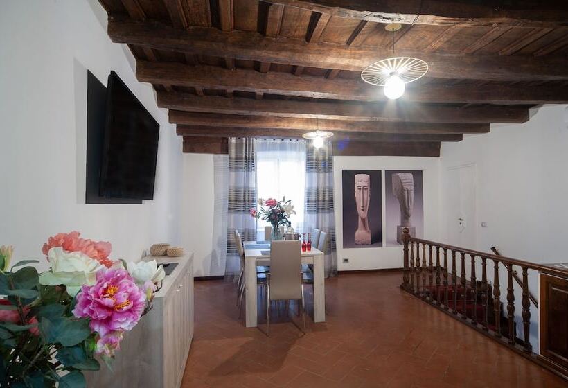 דירת שני חדרים, Starhome Navona