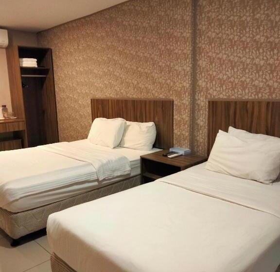 Трехместный Номер Deluxe, Jelai Raub