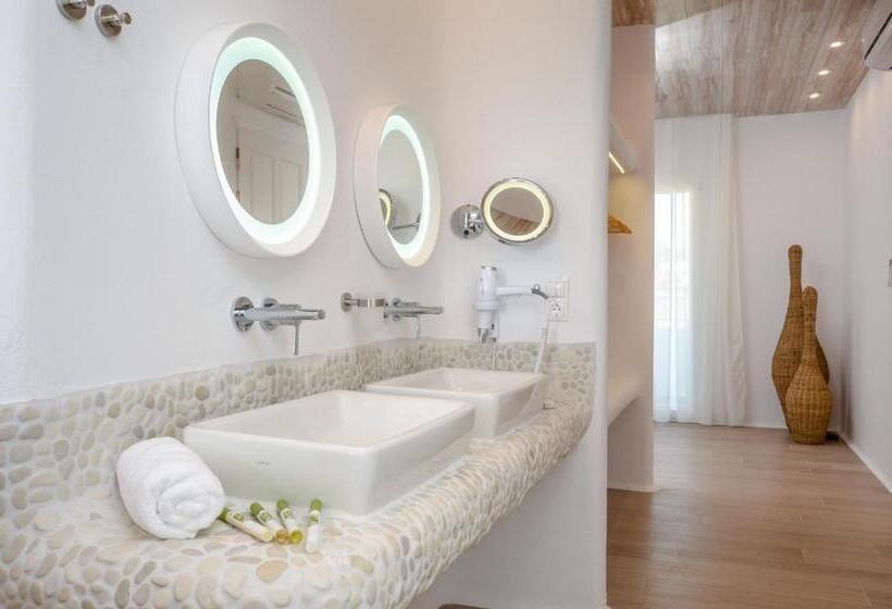 سوئیت پریمیوم با چشم‌انداز دریا, Cyano Suites