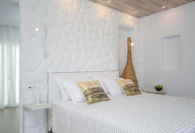 سوییت با چشم‌انداز دریا, Cyano Suites