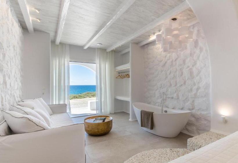 سوییت جونیور با چشم‌انداز دریا, Cyano Suites