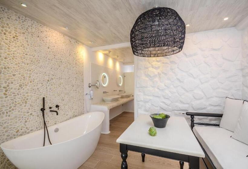 سوییت جونیور با چشم‌انداز دریا, Cyano Suites