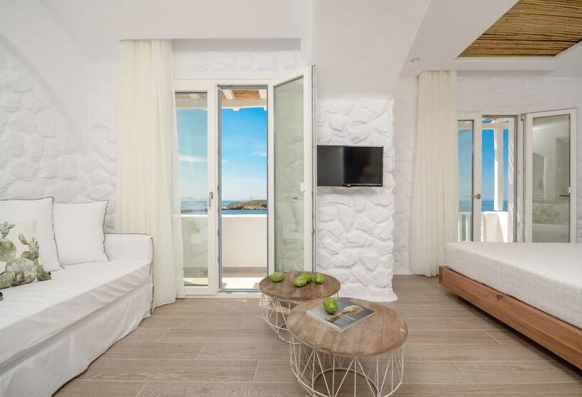 سوئیت پریمیوم با چشم‌انداز دریا, Cyano Suites