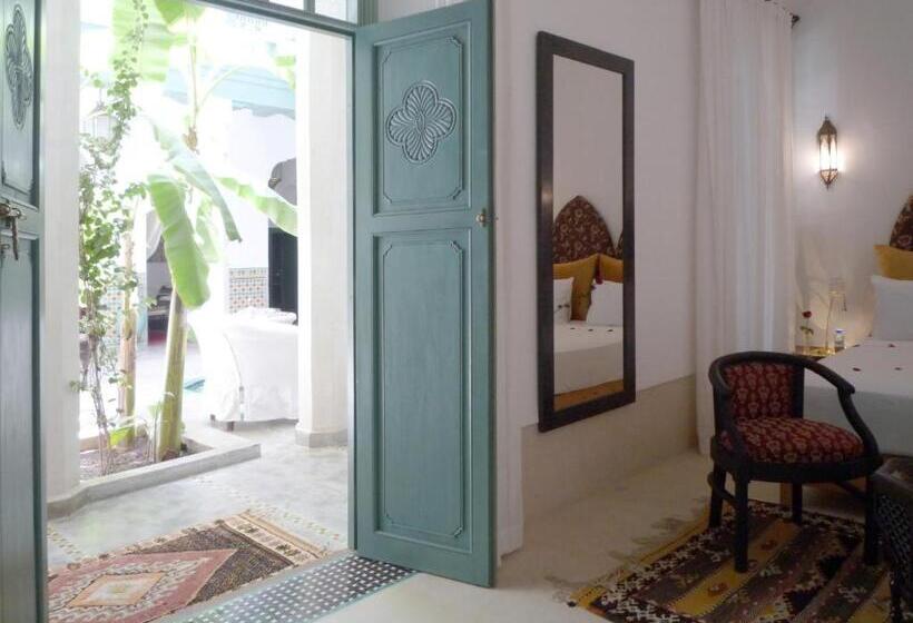 سوییت, Riad Azahar