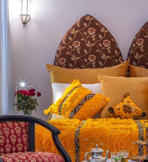 سوییت, Riad Azahar