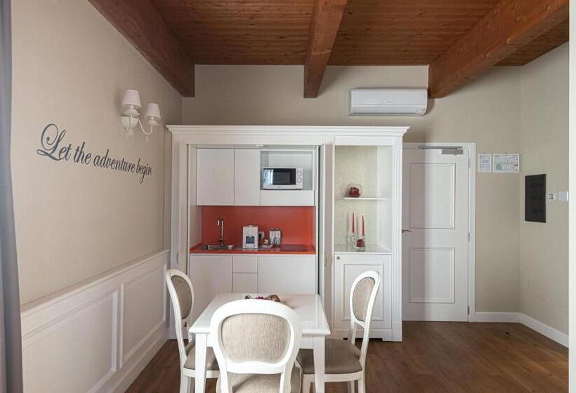 Апартаменты 1 Спальня, Suites & Apartments Liola