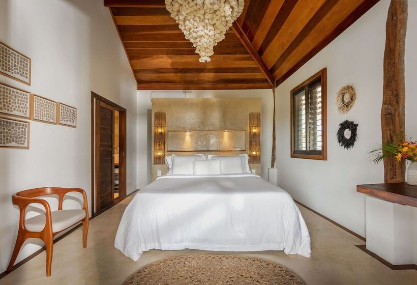 Семейное Бунгало, Villa Jomael  La Villa Group