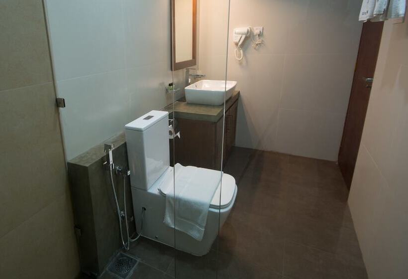 Номер Deluxe, Ceyloni City