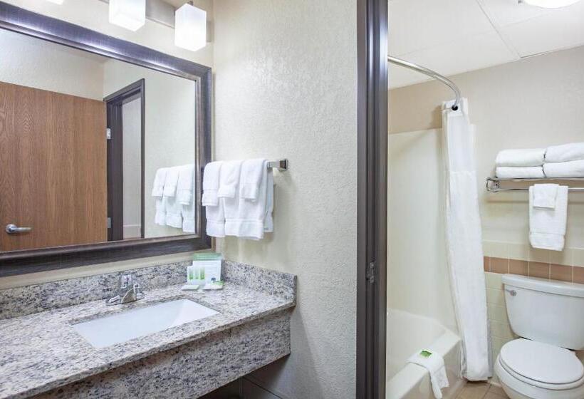 Люкс Deluxe Кровать Кинг, Americinn By Wyndham Mankato Event Center Near Msu