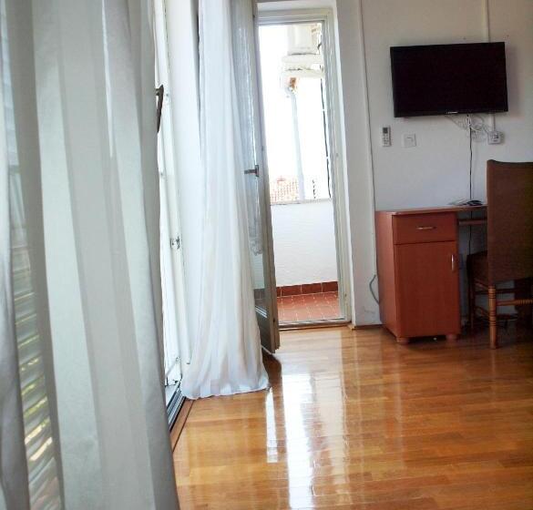 آپارتمان 2 خوابه با بالکن, Ana Guest House