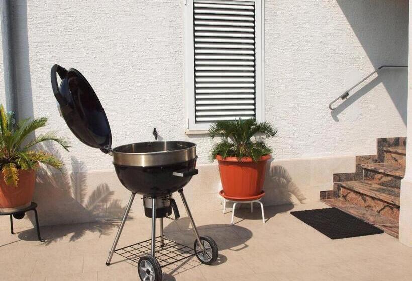 اتاق استاندارد, Ana Guest House