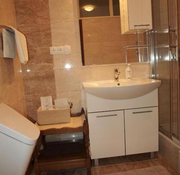 آپارتمان 2 خوابه با بالکن, Ana Guest House
