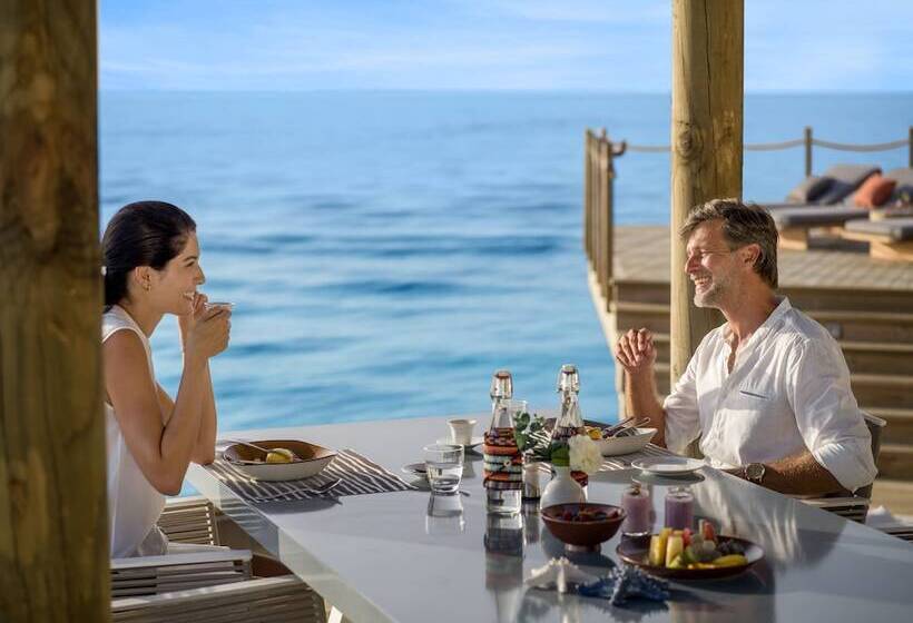 2침실 아파트 풀장구비, Intercontinental Maldives Maamunagau Resort With Club Benefits  Ihg