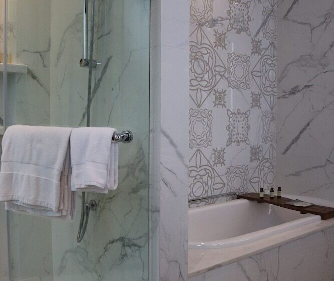Вилла 3 Спальни с Бассейном, Pullman Ciawi Vimala Hills Resort