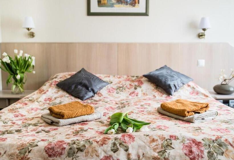 Номер Deluxe, Pensjonat Przy Deptaku W Centrum Polanicy Zdrój