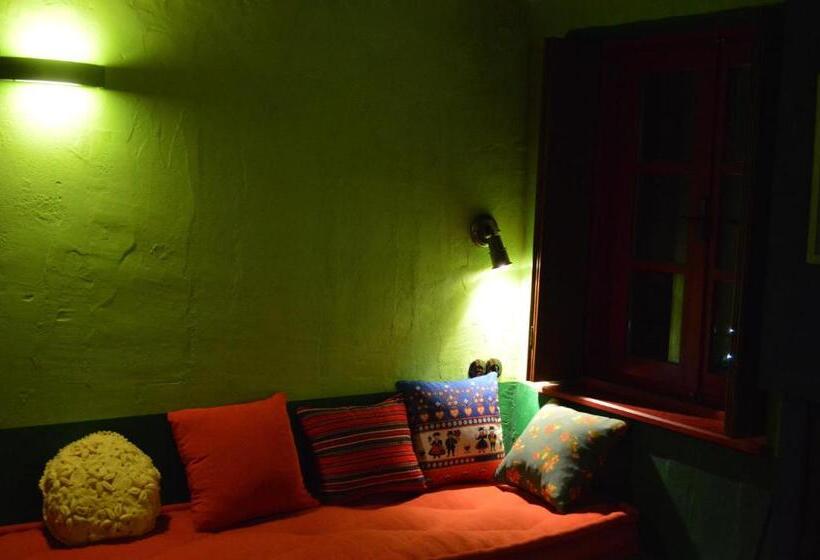 اتاق لوکس, Anemi Country Cottage Inn