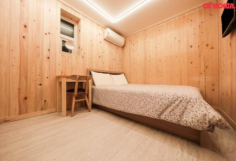 Camera Deluxe, Insadong R Guesthouse