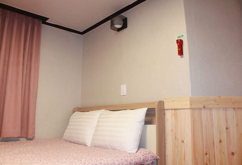 Camera Deluxe, Insadong R Guesthouse