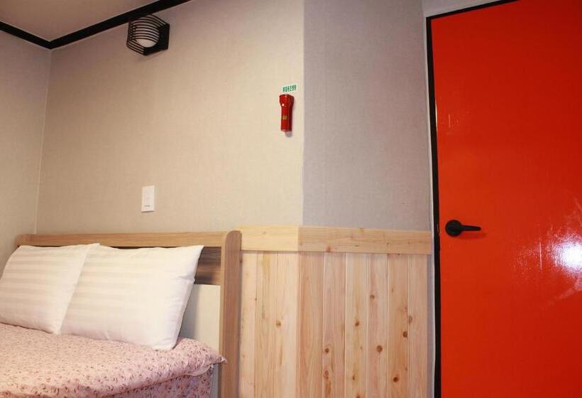 Camera Deluxe, Insadong R Guesthouse